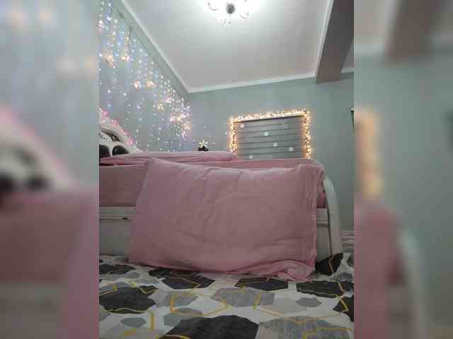 Kitteen Live Webcam on {site_name}