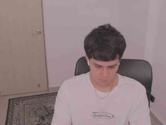 Tonyhoffa (20, White Cam Boy) performing deepthroat.