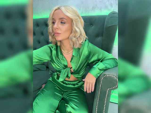xxx live cam DarinaUK