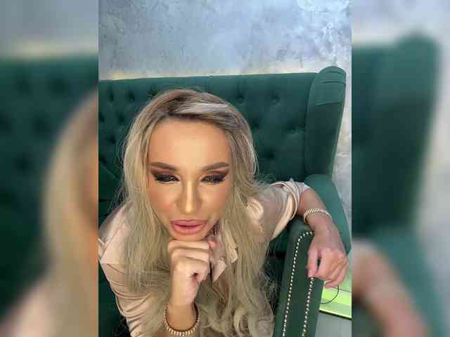 DarinaUK's webcam live show