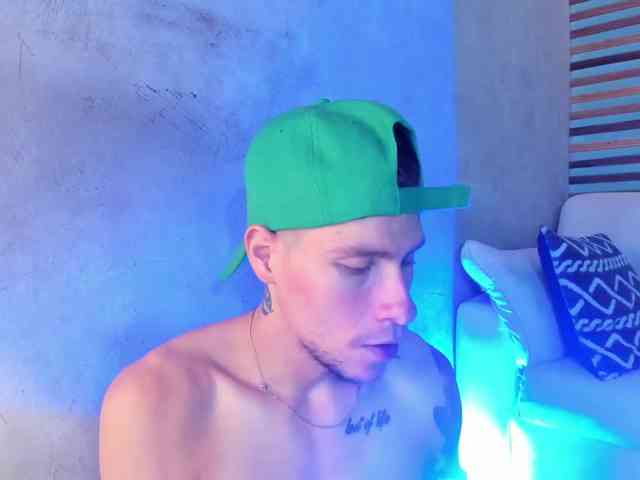 French-sexx Live Webcam on BongaCams