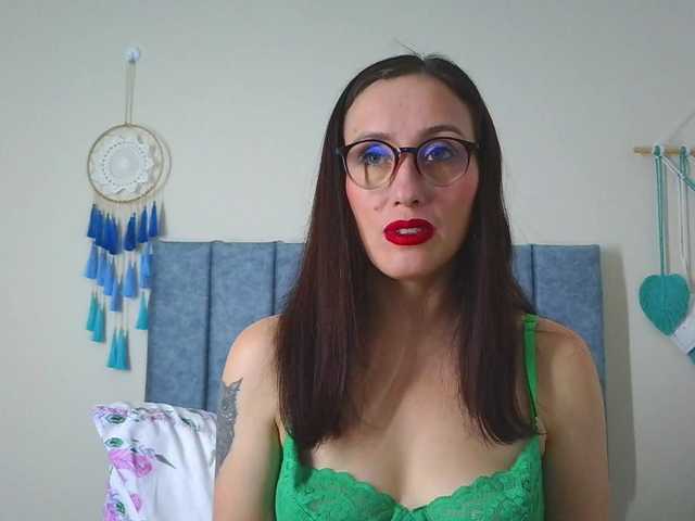 Discover sweet slut IberianMoonMK IberianMoonMK from BongaCams
