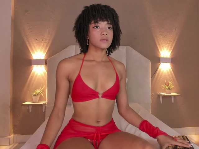 Juliette-1's BongaCams show and profile