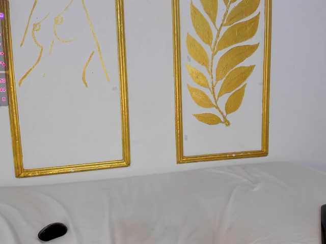 Juliette-1's BongaCams show and profile