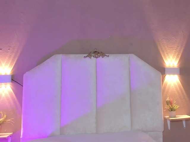 Juliette-1's BongaCams show and profile