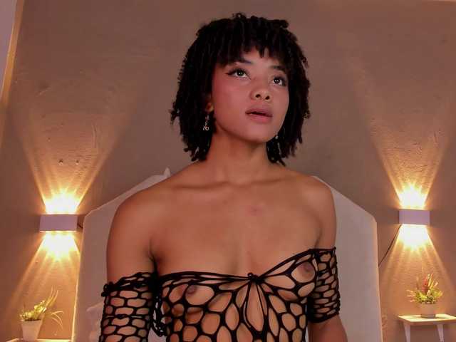 Juliette-1's BongaCams show and profile