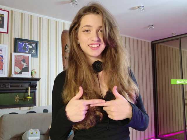 SarahSupershy's BongaCams show and profile