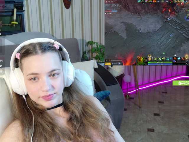 SarahSupershy live cam