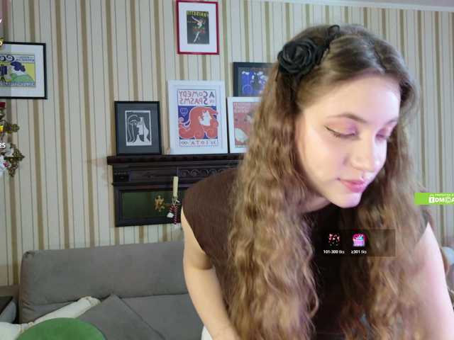 SarahSupershy's BongaCams show and profile