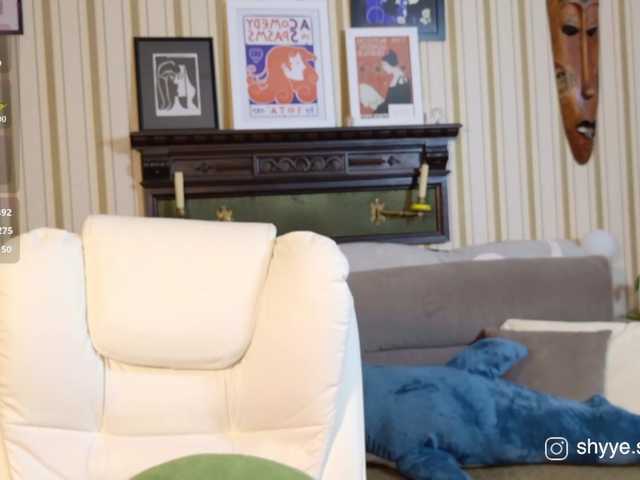 SarahSupershy's BongaCams show and profile