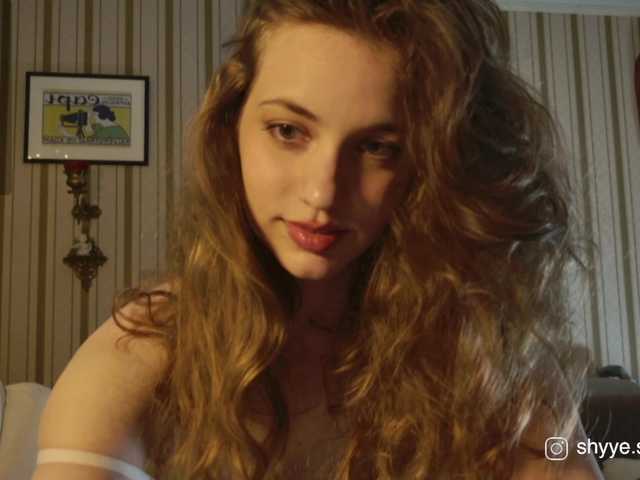 SarahSupershy chat room