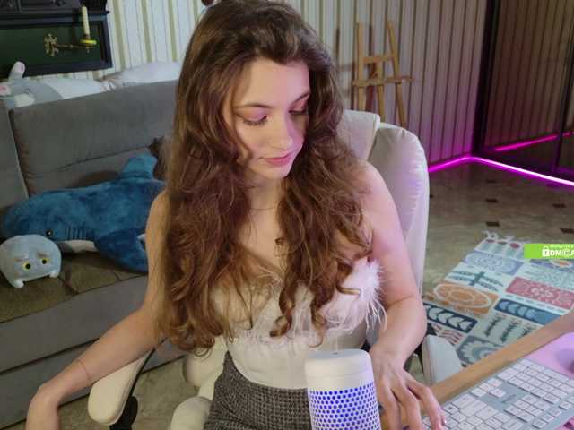 SarahSupershy's BongaCams show and profile