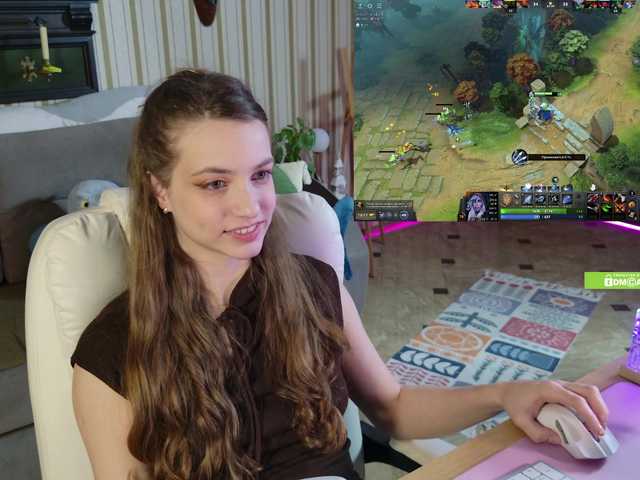 SarahSupershy's BongaCams show and profile