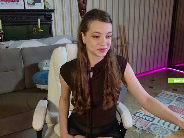 SarahSupershy's BongaCams show and profile