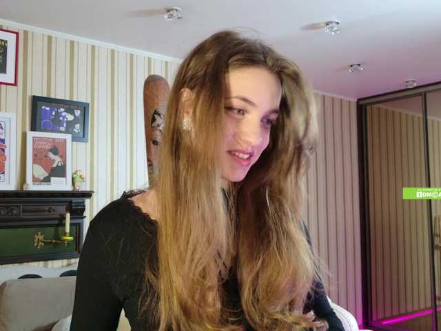 SarahSupershy's BongaCams show and profile