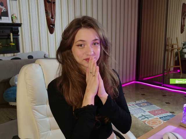 SarahSupershy's BongaCams show and profile