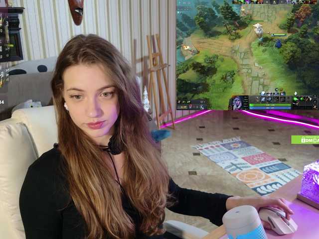 SarahSupershy's BongaCams show and profile