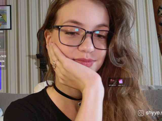 SarahShy webcam