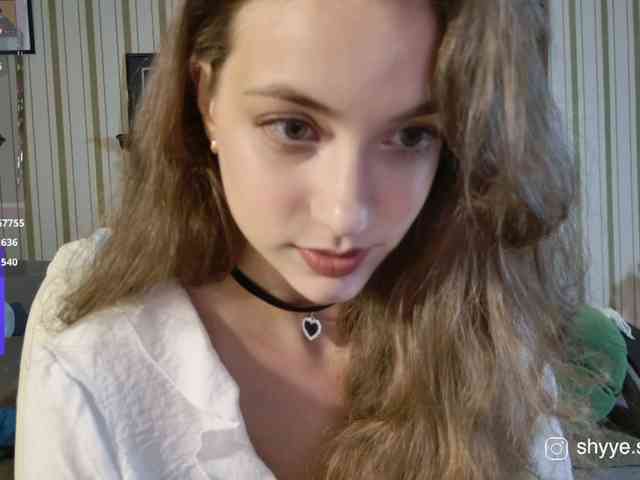 SarahShy webcam