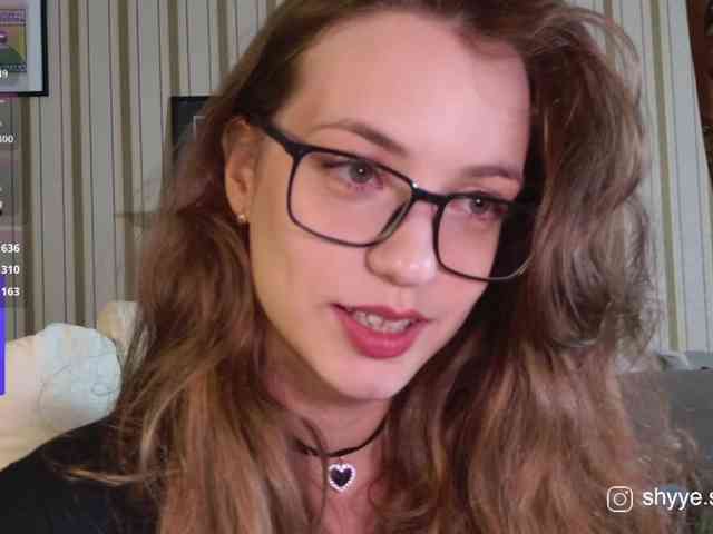 SarahShy webcam