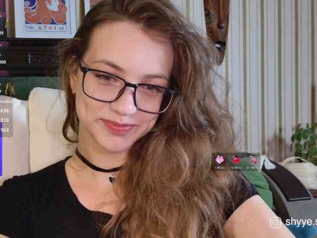 SarahShy webcam