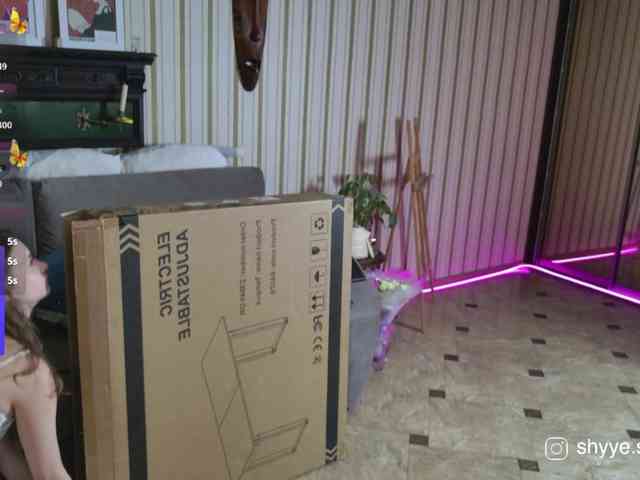 SarahShy webcam