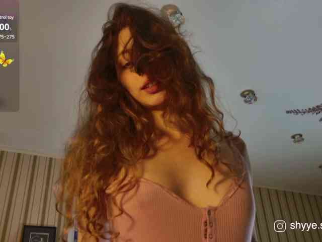 SarahShy webcam