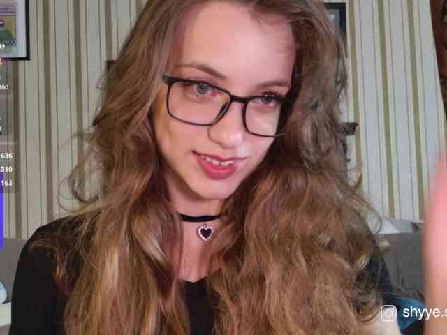 SarahShy webcam