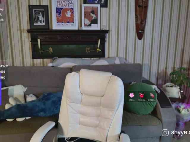 SarahShy webcam