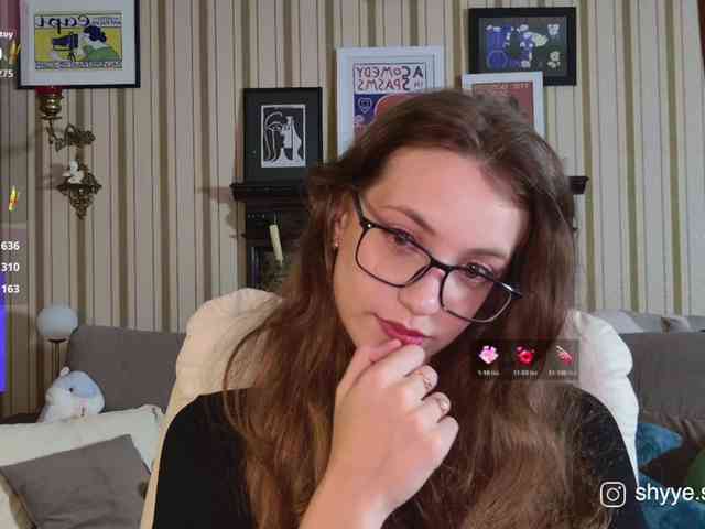 SarahShy webcam