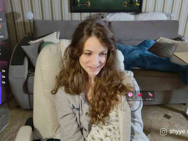 SarahShy webcam