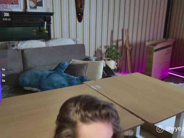 SarahShy webcam