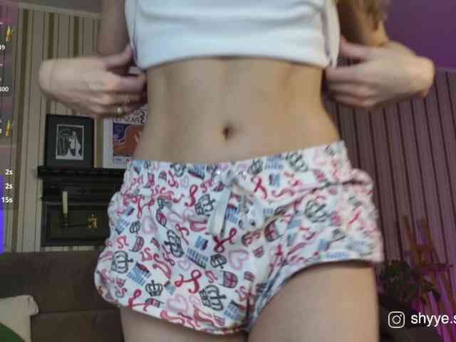 SarahShy webcam