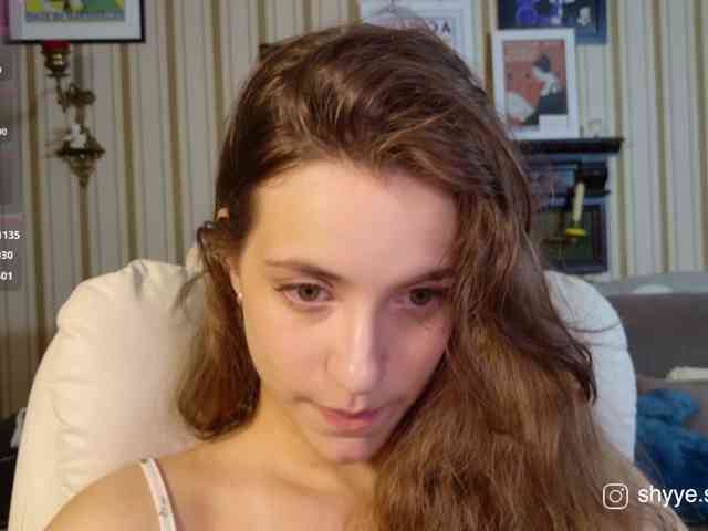 SarahShy webcam