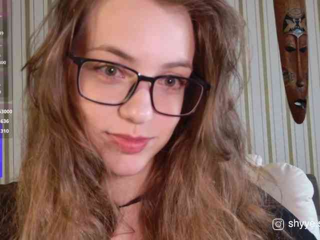 SarahSupershy Live Webcam on BongaCams