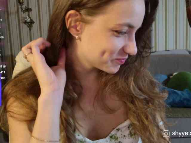 SarahShy webcam