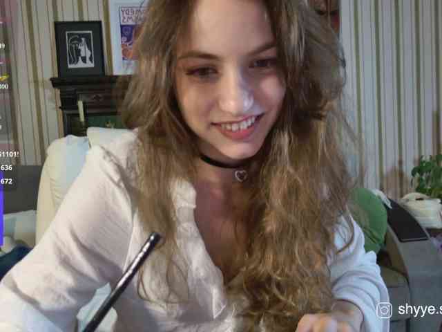 SarahShy webcam