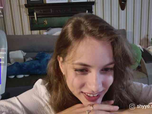 SarahShy webcam
