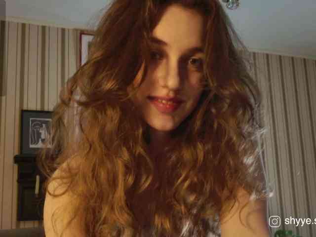 SarahShy webcam