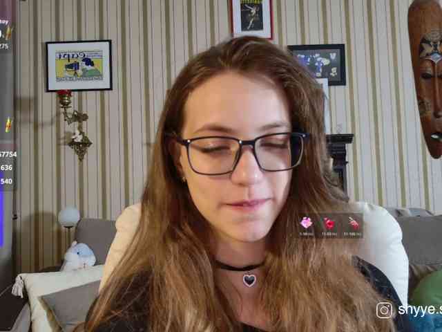 SarahSupershy Live Webcam on BongaCams