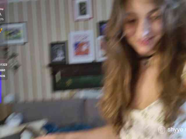 SarahShy webcam