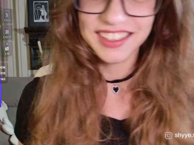 SarahShy webcam