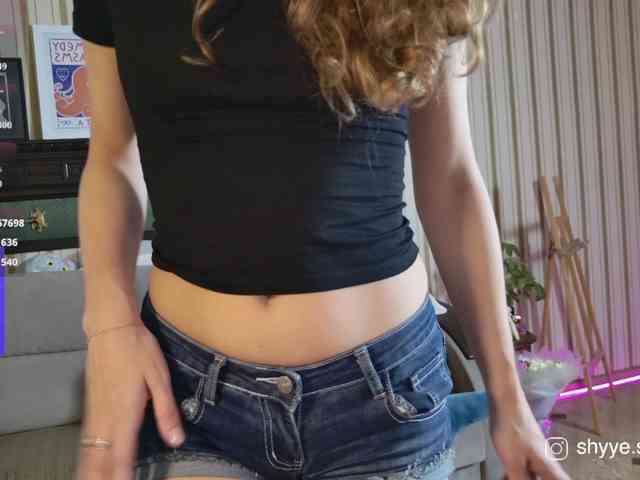SarahShy webcam