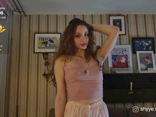 SarahShy webcam