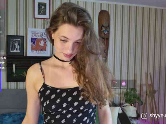 SarahShy webcam