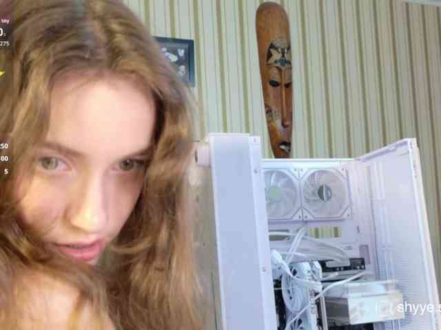 SarahSupershy Live Webcam on BongaCams