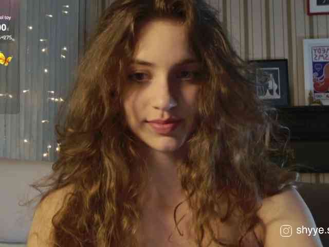 SarahShy webcam