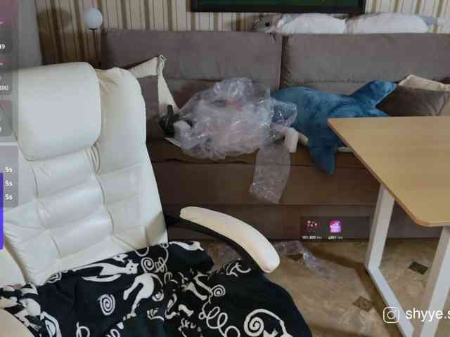 SarahShy webcam
