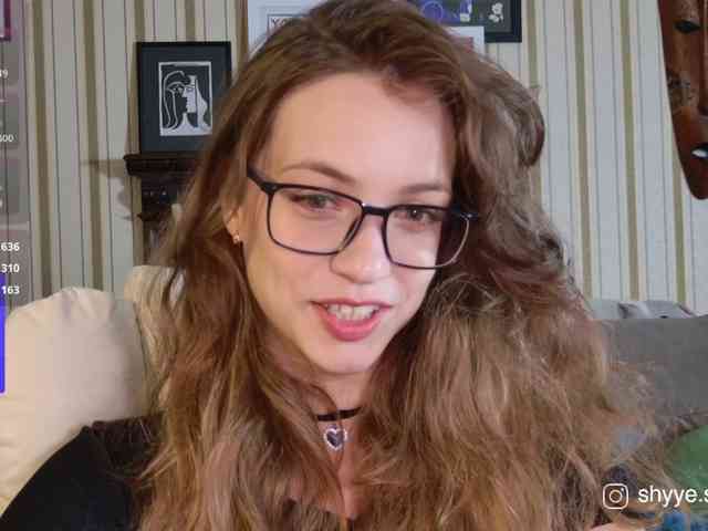 SarahShy webcam