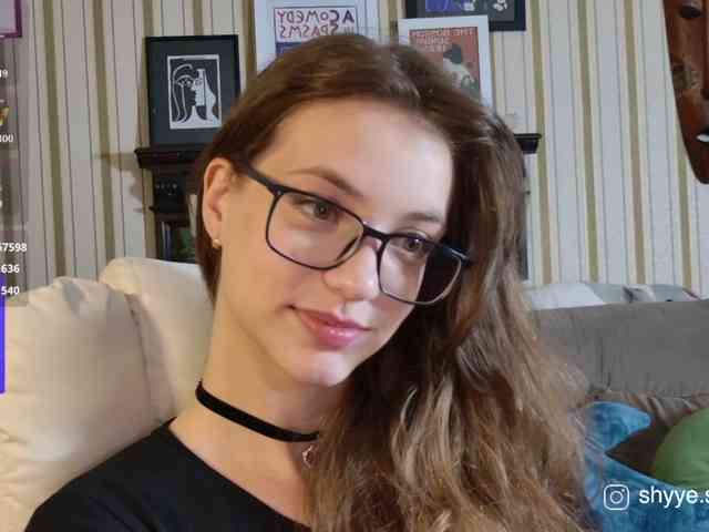 SarahShy webcam